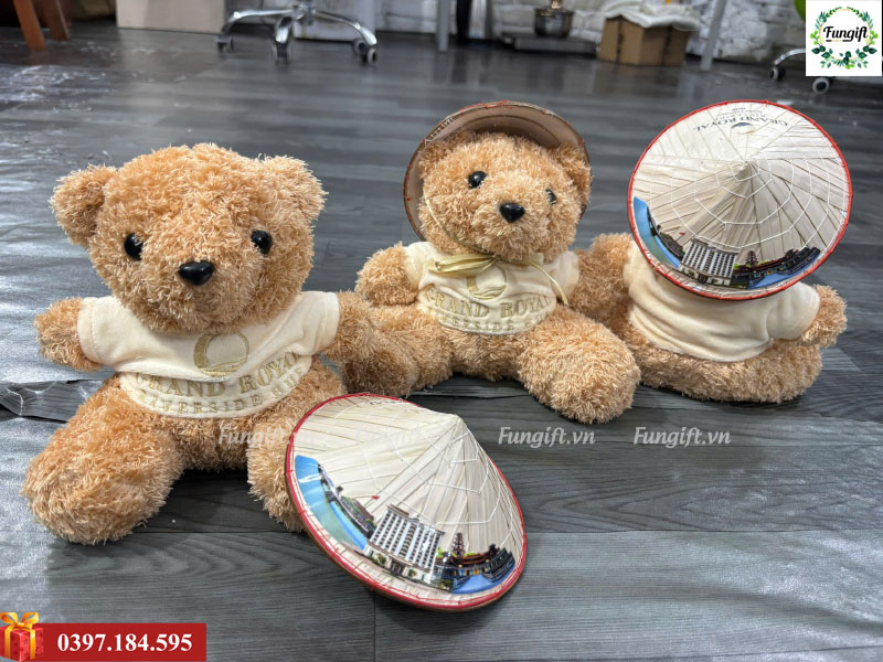 Mẫu gấu đội nón lá in giá rẻ