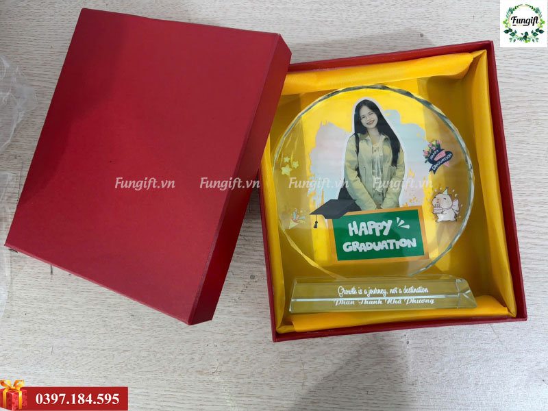 Nhận in cúp pha lê số lượng ít