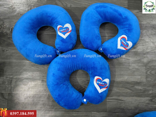 Gối kê cổ chữ U thêu logo