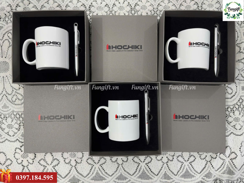 Mẫu quà tặng cốc sứ kèm bút in logo công ty