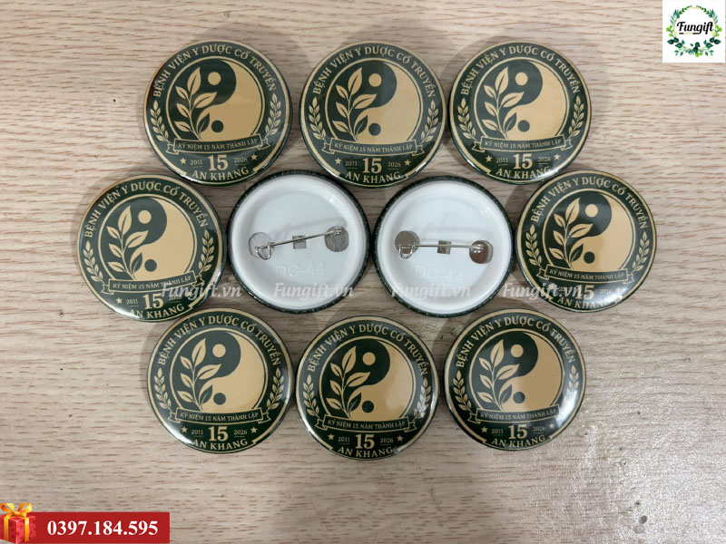 Sản xuất huy hiệu nhựa giá rẻ