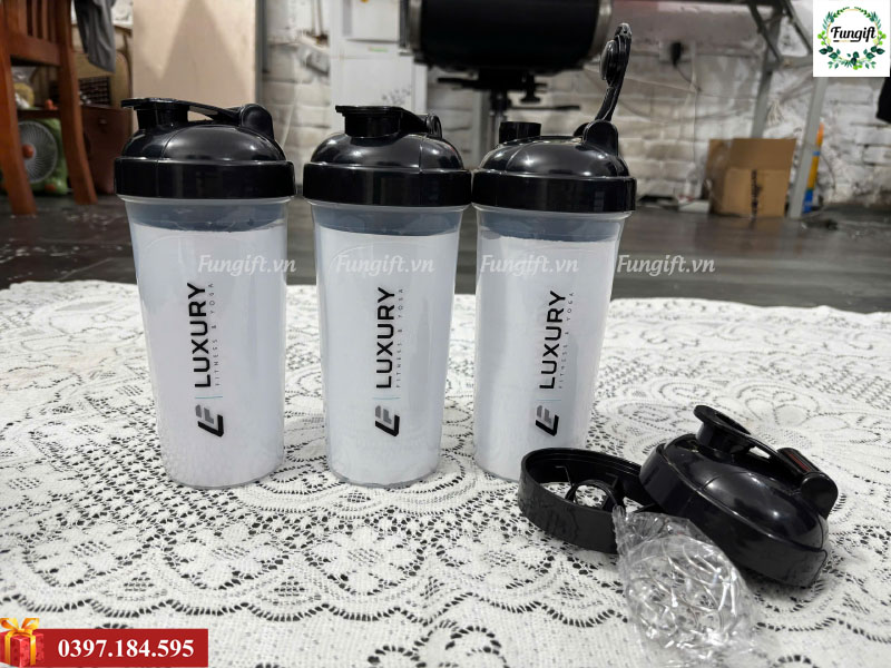 Bình nhựa lắc thể thao shaker in logo theo yêu cầu
