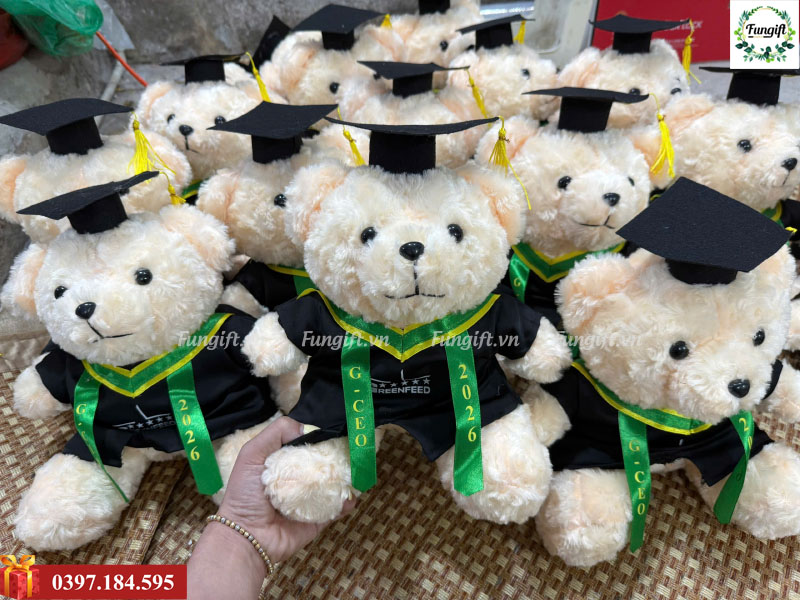 Gấu bông teddy mặc áo tốt nghiệp