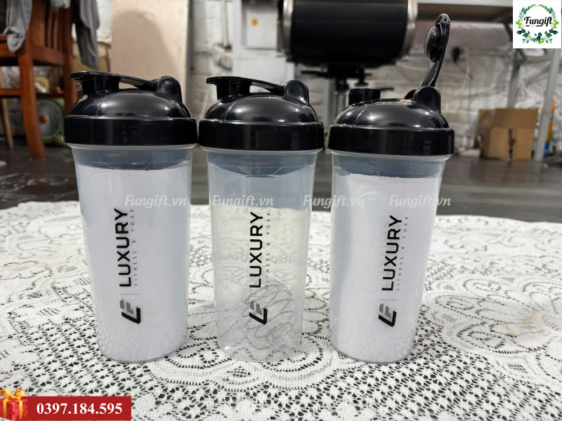 Sỉ in logo bình nhựa lắc thể thao