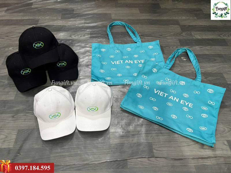 Túi vải và mũ lưỡi trai quà tặng
