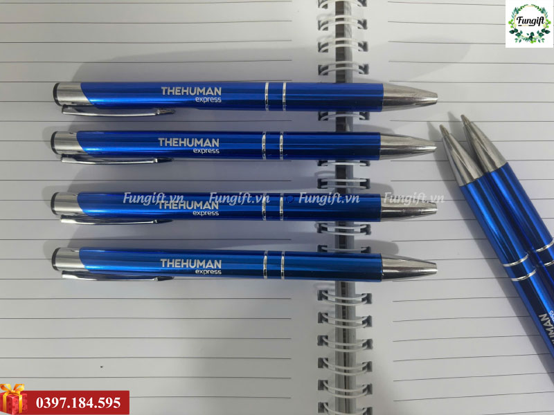 Bút khắc tên theo yêu cầu