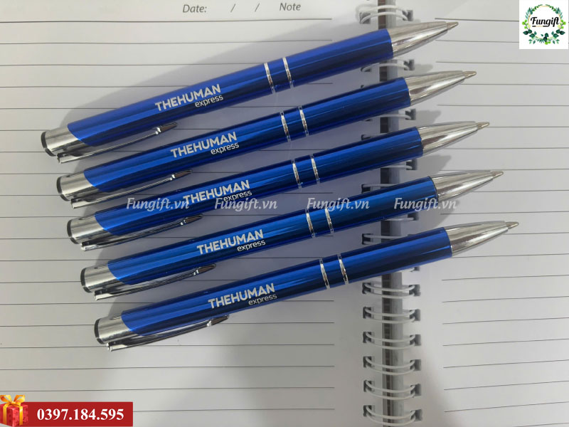 Bút kim loại in khắc logo làm quà tặng khách hàng doanh nghiệp
