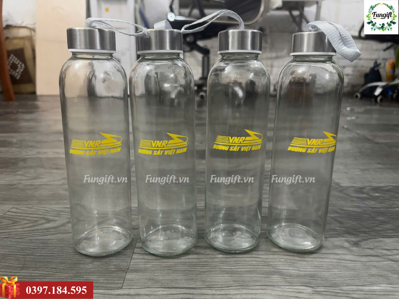 Cung cấp bình đựng nước thuỷ tinh in logo số lượng ít