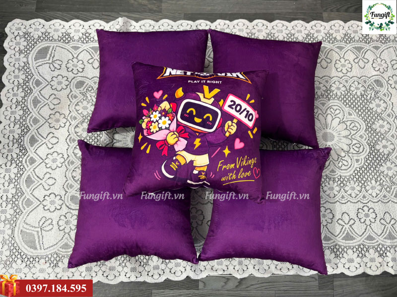 Đặt may gối tựa lưng in logo theo yêu cầu