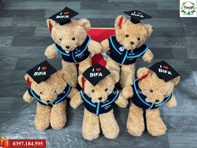 Gấu bông teddy mặc áo cử nhân in logo trường Đại học Kinh Tế Quốc Dân NEU