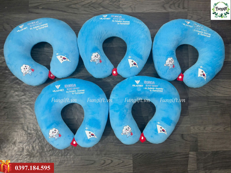 Gối chữ U giá rẻ in thêu logo tại xưởng