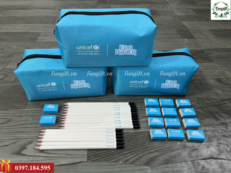 Set quà tặng cho học sinh in logo theo yêu cầu