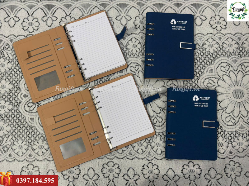 Sổ tay da hở còng màu xanh in logo thương hiệu