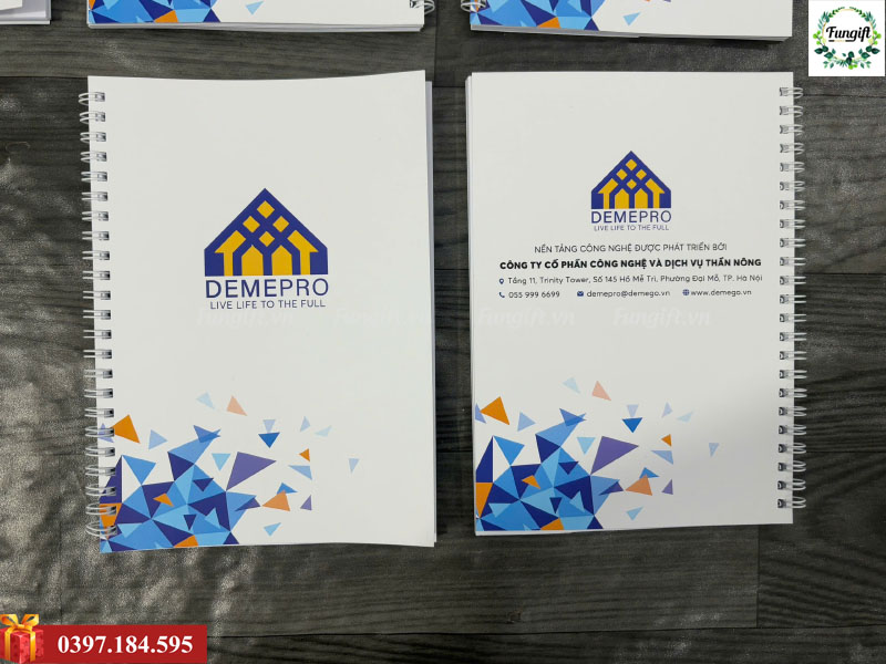 Sổ tay lò xo bìa giấy in logo làm quà tặng sự kiện doanh nghiệp