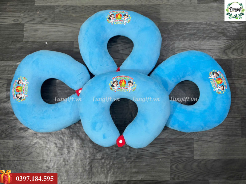 Xưởng may gối cổ chữ U in logo
